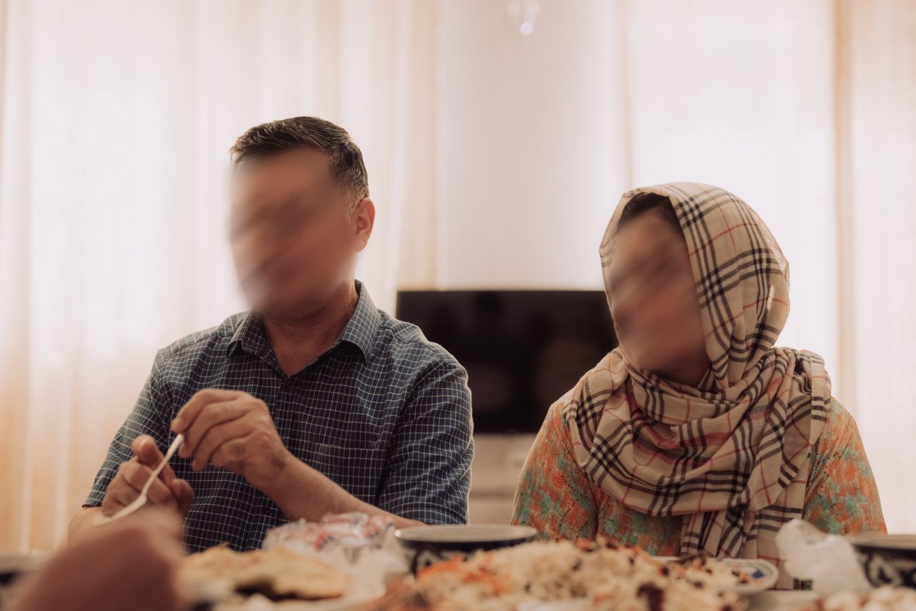 Zakie and her husband eating